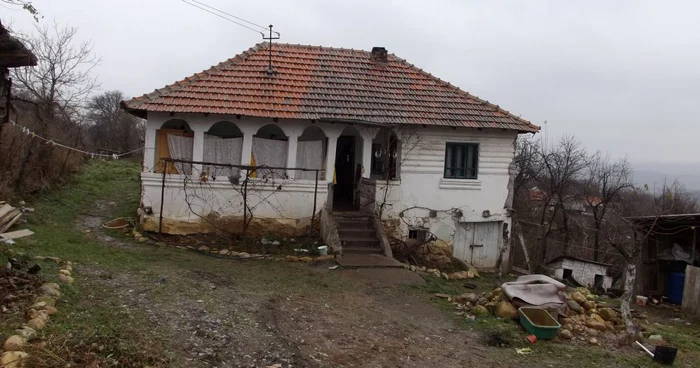 Casa în care pădurarul s-a sinucis FOTO Corina Macavei