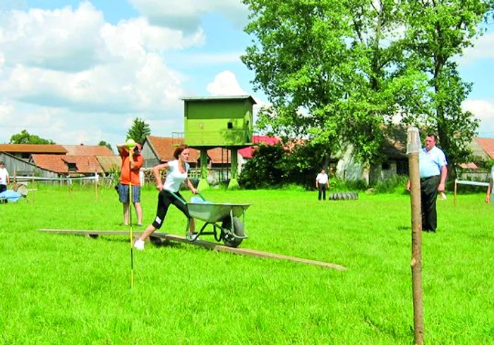 
    Probele au dat bătăi  de cap atât femeilor,  cât şi bărbaţilor  