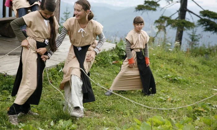 Istorie si veselie la Tabăra Medievală pentru Copii  jpeg