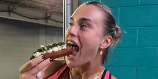 sabalenkahotdog jpg