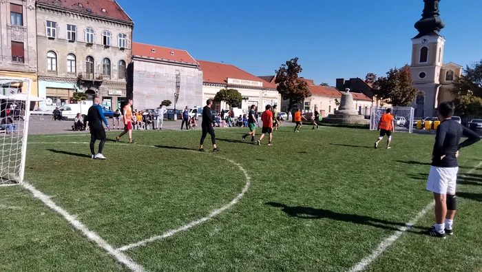 Fotbal în Traian FOTO Ștefan Both