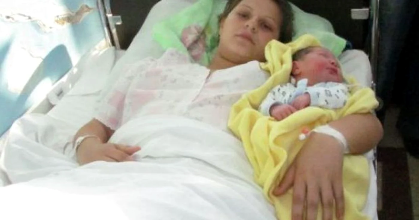 Minora a declarat că nu are cu ce să îşi crească fetiţa 