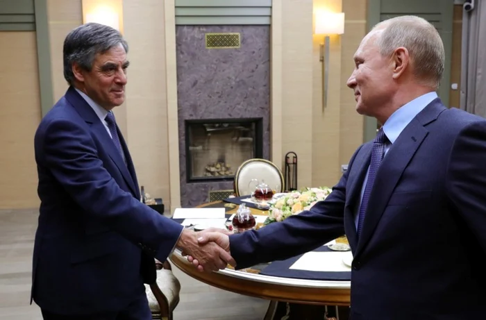 Francois Fillon (stânga), primit de Vladimir Putin la reşedinţa acestuia din urmă de la Novo-Ogariovo. Întâlnirea a avut loc pe 5 decembrie 2018 FOTO EPA-EFE