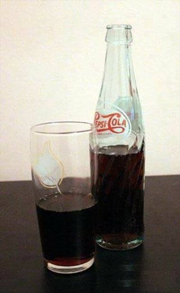 Cum a ajuns Pepsi pe piața românească în anii ’60. Băutura capitalistă se dădea la schimb cu vin, vodcă sau nave VIDEO 