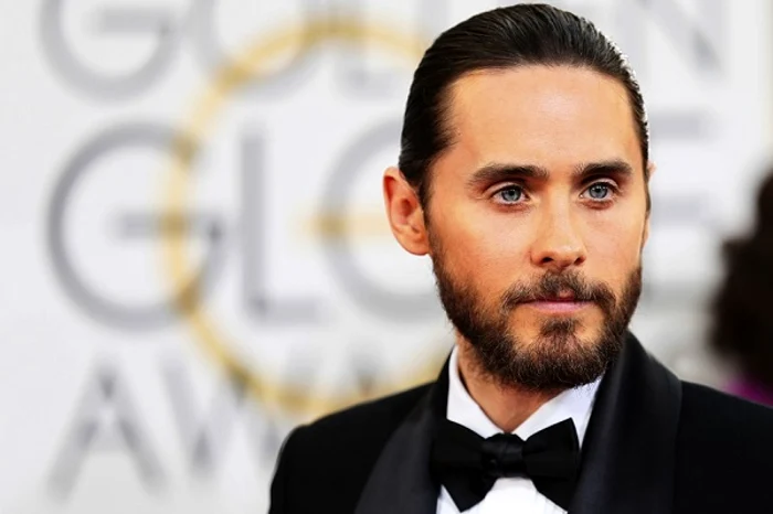 Jared Leto, vocalistul și chitaristul trupei 30 Seconds to Mars