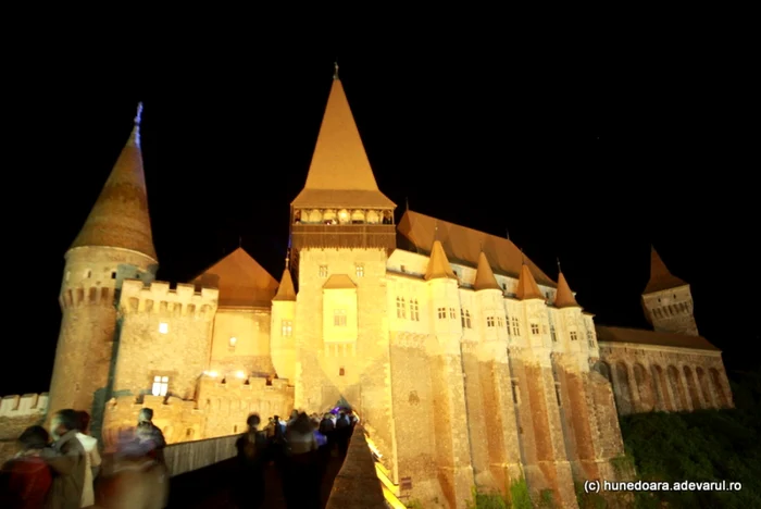 Castelul Corvinilor, noaptea. FOTO: Daniel Guţă, ADEVĂRUL.