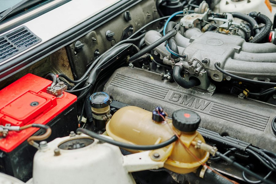 Tot ce trebuie să știi despre bateria auto – inima sistemului electric al mașinii tale