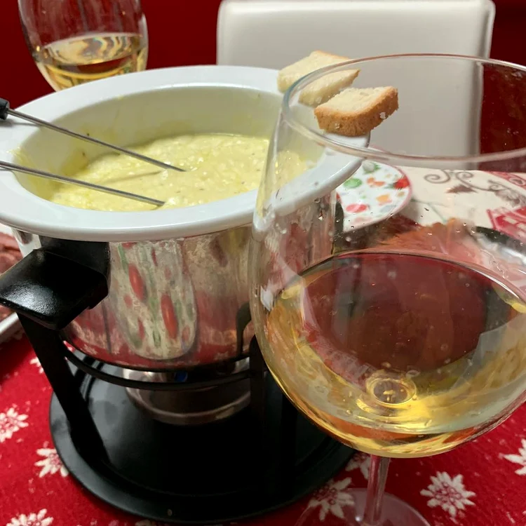 Adela Popescu nu evit[ preparatele cu multe calorii
