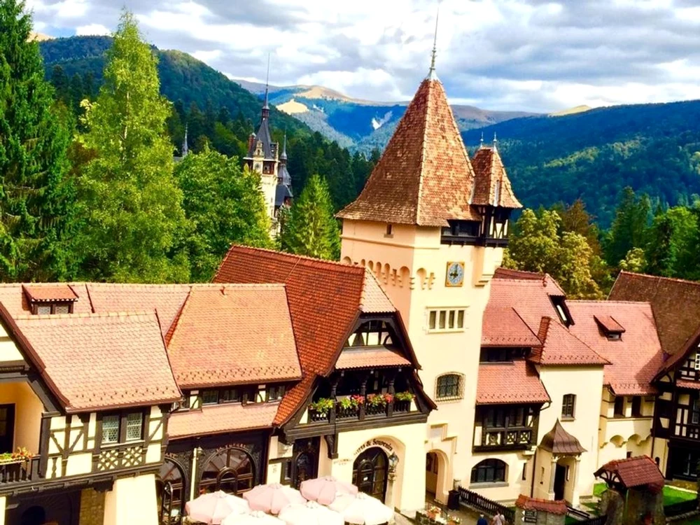 La Tunuri, Economat, Domeniul Regal Sinaia