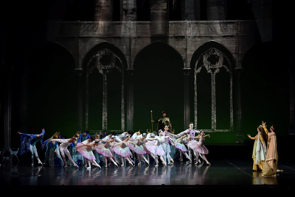 Specatolul de balet Raymonda pe scena Operei Naționale București JPG