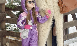 Iulia și fiica ei, Mikaela, au  făcut furori la Piatra Craiului jpeg