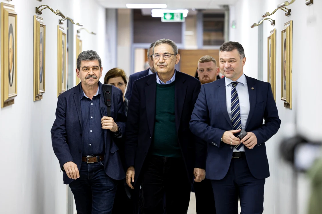 Radu Paraschivescu, Orhan Pamuk și rectorul Marilen Pirtea FOTO UVT
