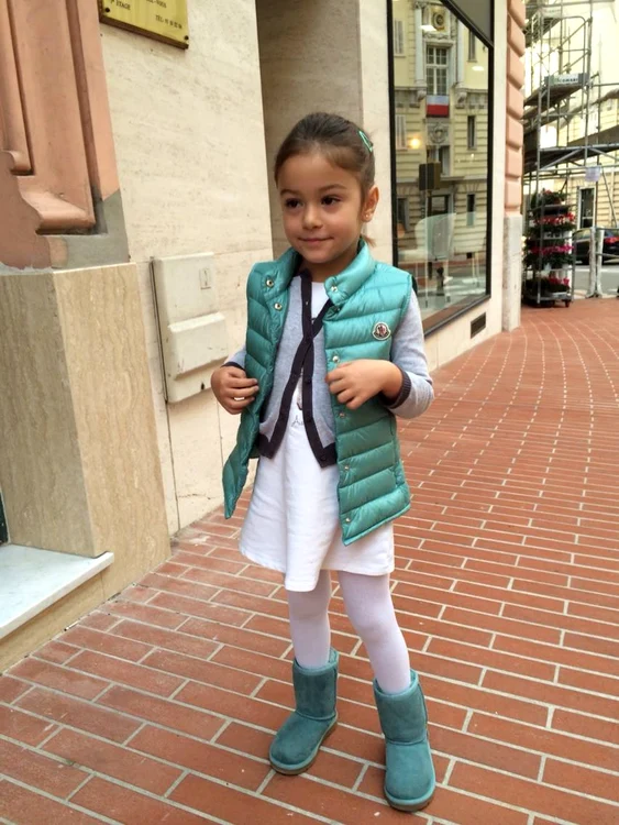 Nepoata lui Mircea Sandu le concurează pe fetele lui Sarah Jessica Parker