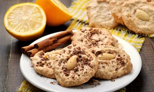 Biscuiti cu migdale  Sursa foto shutterstock 397045621 jpg
