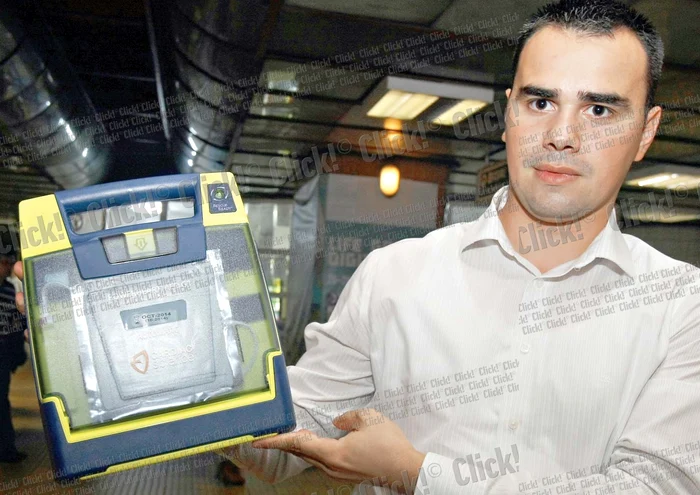 Nicolae Stavre spune că aparatul poate fi folosit chiar şi de persoanele care nu au studii sau cunoştinţe medicale