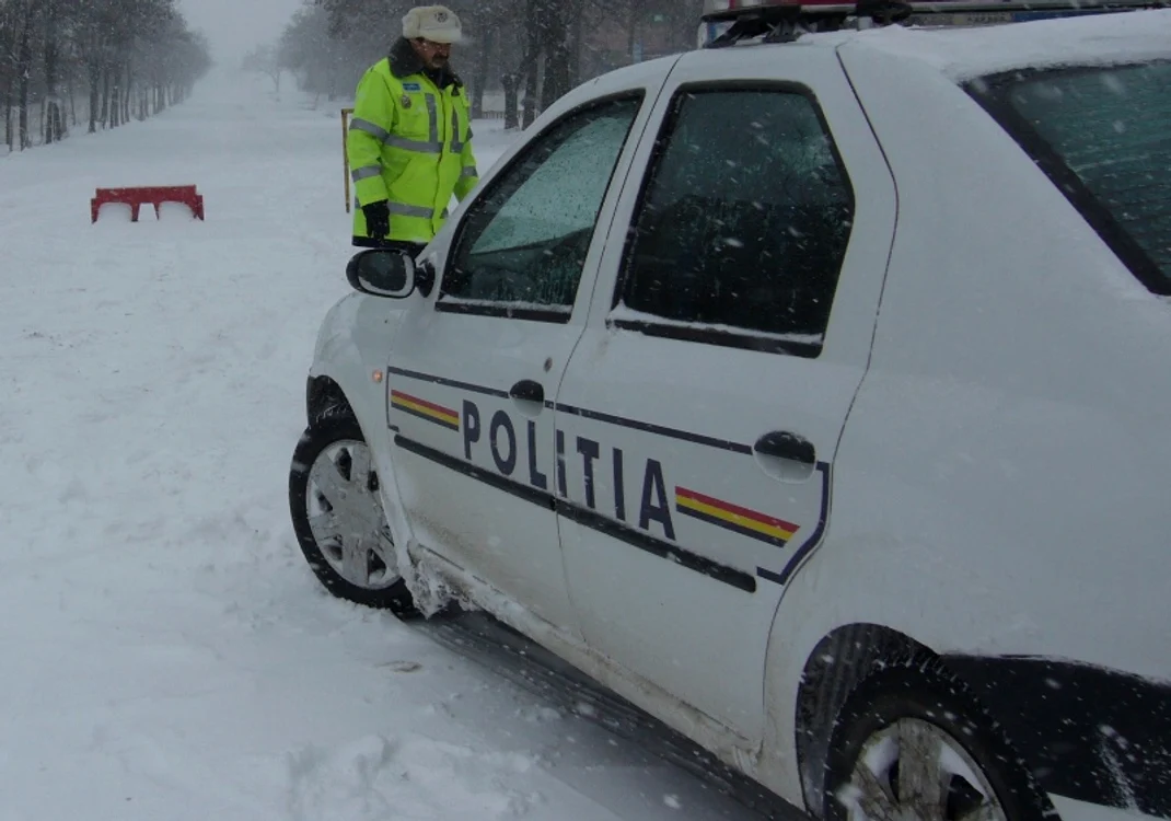 
    Poliţiştii şi ambulanţele ajunse la locurile tragediei nu au mai putut face nimic pentru victime  