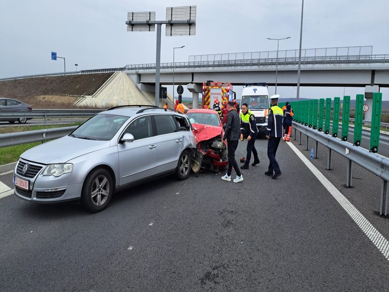 Accident rutier pe drumul expres Craiova-Pitești. Două mașini s-au lovit, patru persoane au fost rănite UPDATE