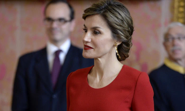 Le roi Felipe IV et la reine Letizia d'Espagne lors de la remise du prix "Miguel de Cervantes 2015" à Madrid jpeg