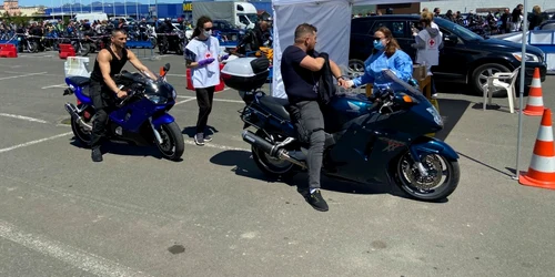 motociclisti la centrul de vaccinare din deva foto prefectura Hunedoara