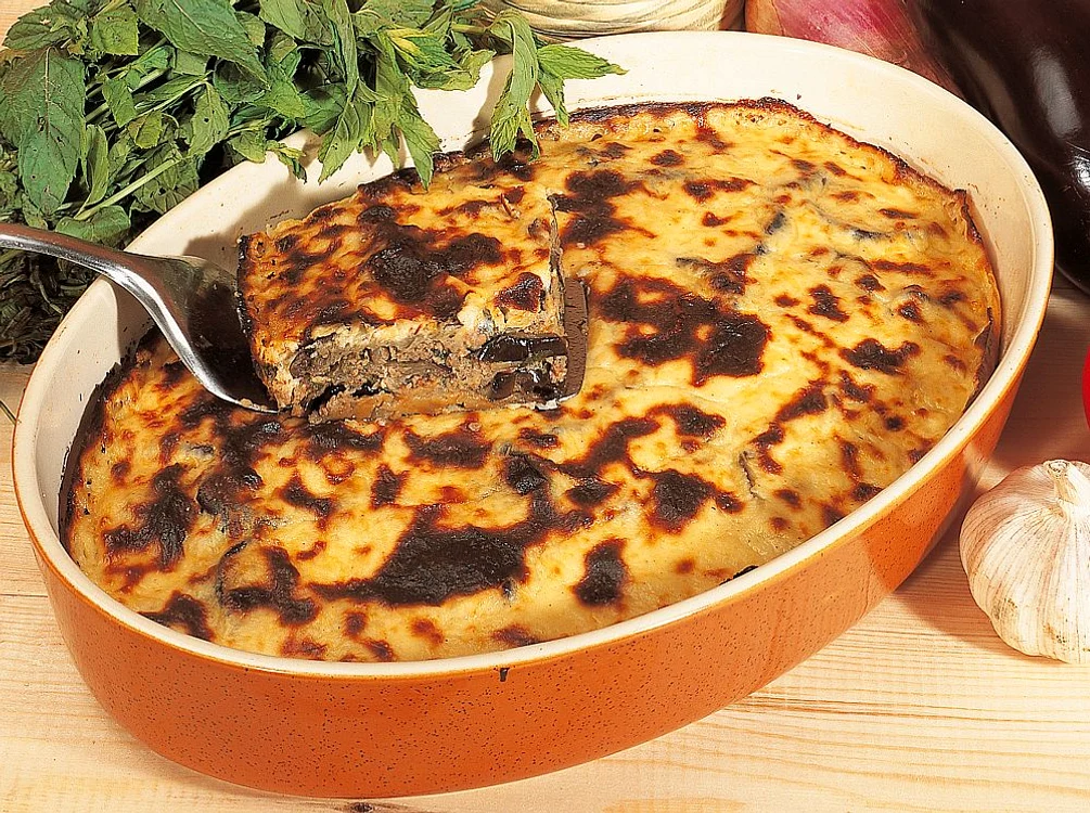 musaca de vinete cu carne tocata jpeg