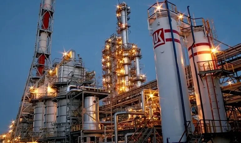Bulgaria a interzis exporturile de combustibil către Uniunea Europeană ca urmare a sancţiunilor impuse Lukoil