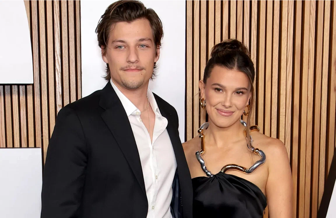 Jake Bongiovi și Millie Bobby Brown. Foto: DIMITRIOS KAMBOURIS/GETTY