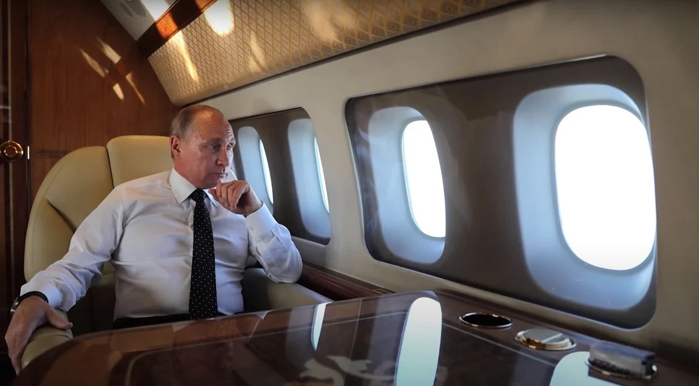 Putin ocoleşte România în drumul spre summitul de la Budapesta. Rusia nu a cerut acordul ca avionul să treacă pe deasupra ţării