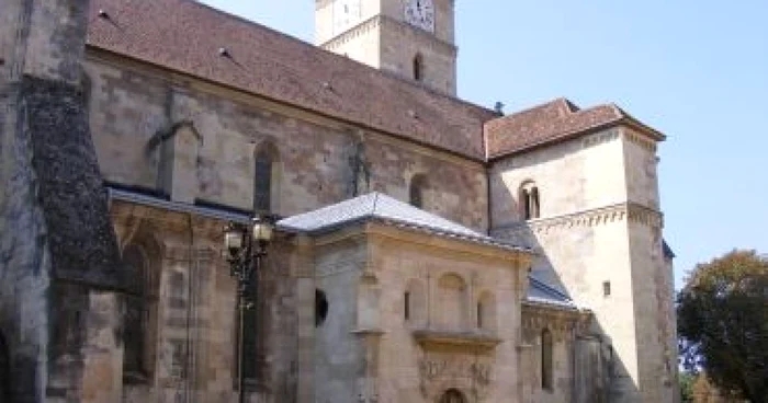 Alba Iulia: Pontul zilei. Concert al corului Madrigal