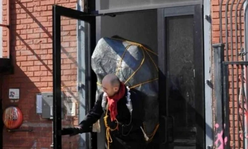 Arta după `89: valuri de rupturi, creşterea şi descreşterea unei instituţii jpeg