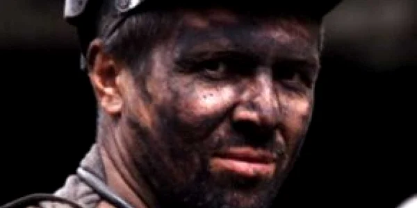 Cei patru mineri prinşi în subteran în urma unui incendiu la o mină din Mehedinţi au fost scoşi la suprafaţă