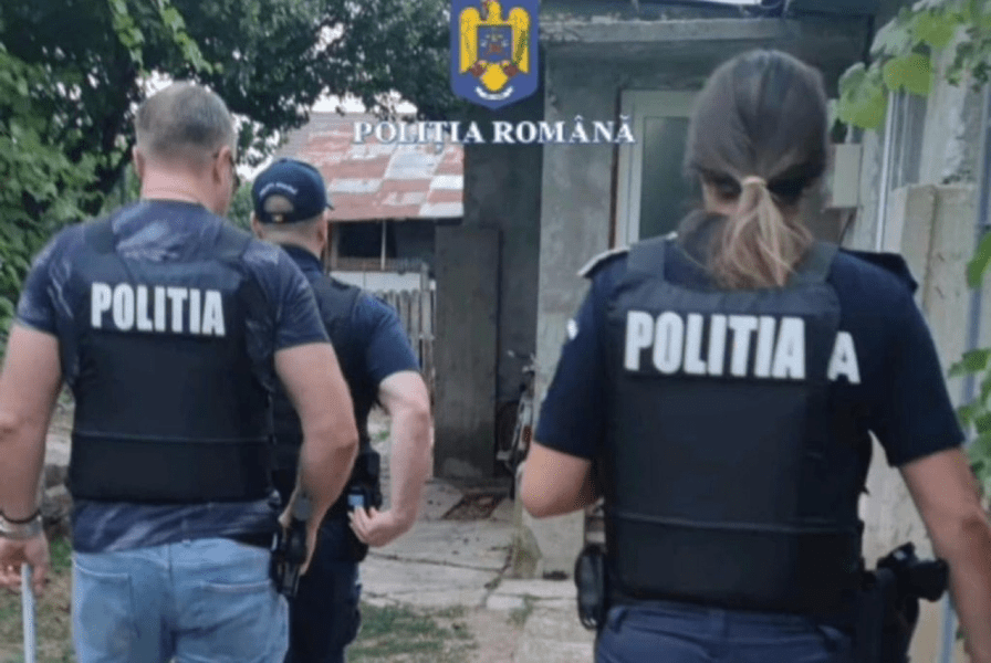Zeci de percheziţii în Ialomița, la persoane bănuite că dețin ilegal arme și muniții letale 
