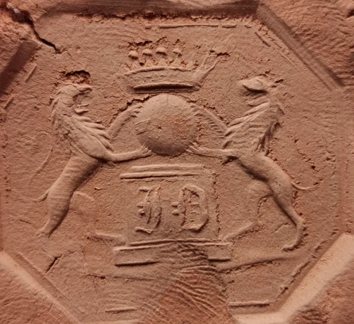 Efigia familiei Oteteleșanu, pe frontonul castelului de la Măgurele