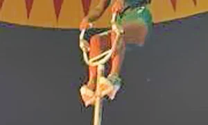 Daniela s a  umplut de  vânătăi la  ”Poftiți pe  la noi!” jpeg