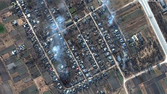 Casele incendiate în satul Rivnopillya FOTO CNN - Maxar Technologies