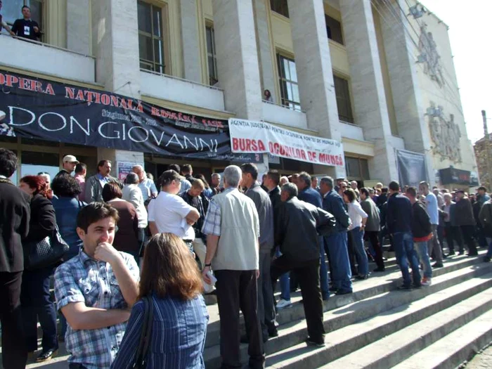 Aglomeraţie la Bursa Locurilor de Muncă