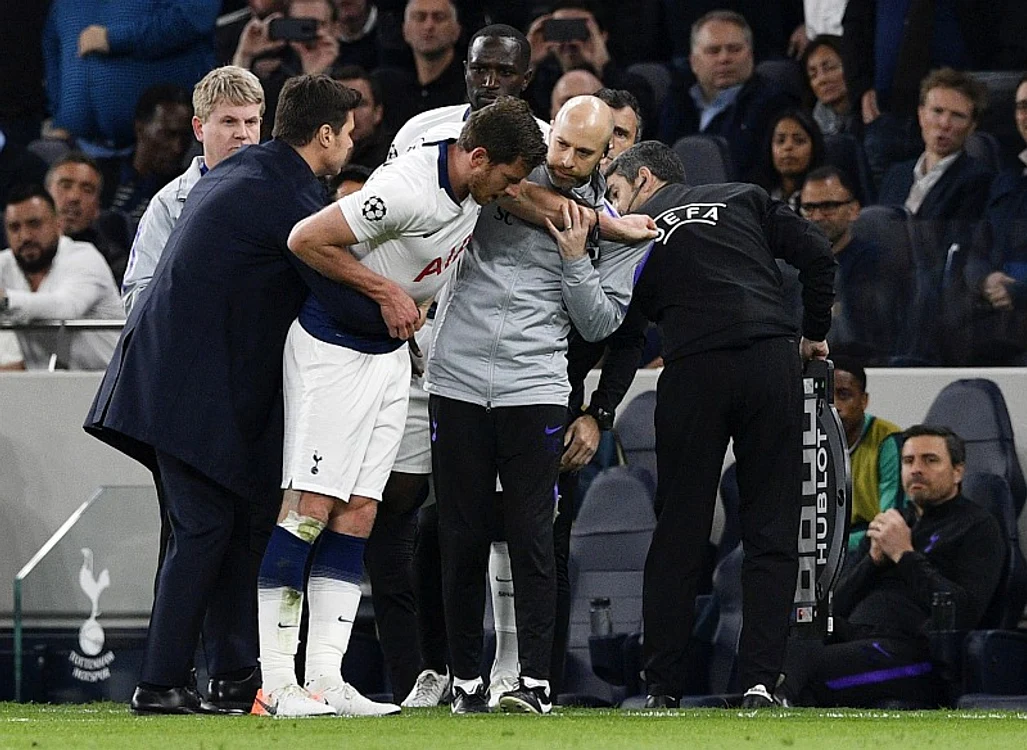 
    Jan Vertonghen a fost pe punctul de a leșina pe terenFoto: EPA-EFE  