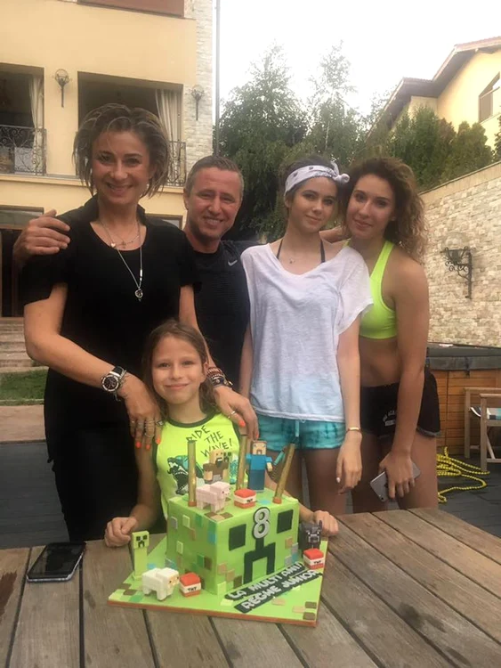 Familia Prodan-Reghecampf s-a strâns la petrecerea lui Bebeto