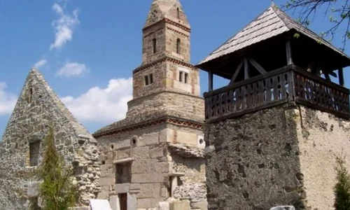 Biserica Densuş, cea mai veche biserică de piatră din ţară jpeg