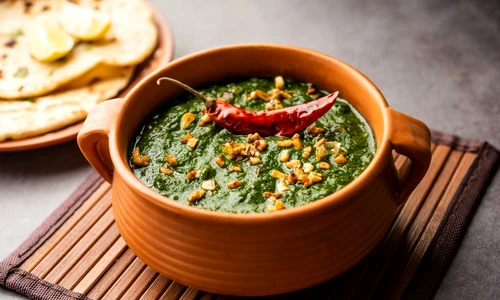 Curry de spanac  Sursa foto shutterstock 2191623761 jpg