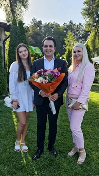 Andreea împreună cu părinții săi Foto: Igor Cuciuc