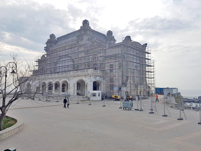 
    Cazinoul din Constanţa e acum un şantier, dar îşi va recăpăta strălucirea de odinioară  