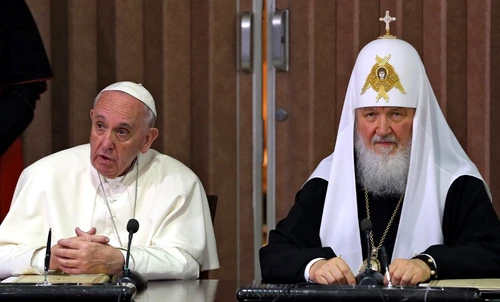 Patriarhul Kirill si Papa Francisc FOTO AFP 