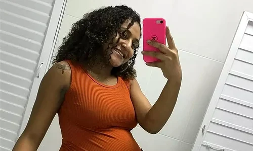 femeie insarcinata de 2 ori in acleasi timp instagram newsflash webp