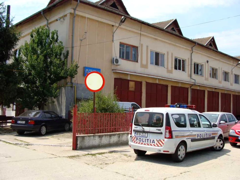 Rromii duşi pentru audieri la Poliţia Drăgăşani au fost lăsaţi în libertate