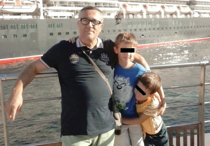 Fabrizio Sanna  e mândru de băieţii lui