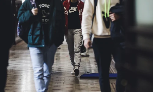 Elevi liceu Romania FOTO Mircea Moira Shutterstock jpg