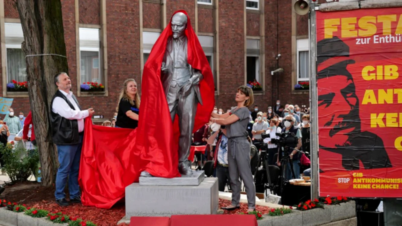 Statuie Lenin