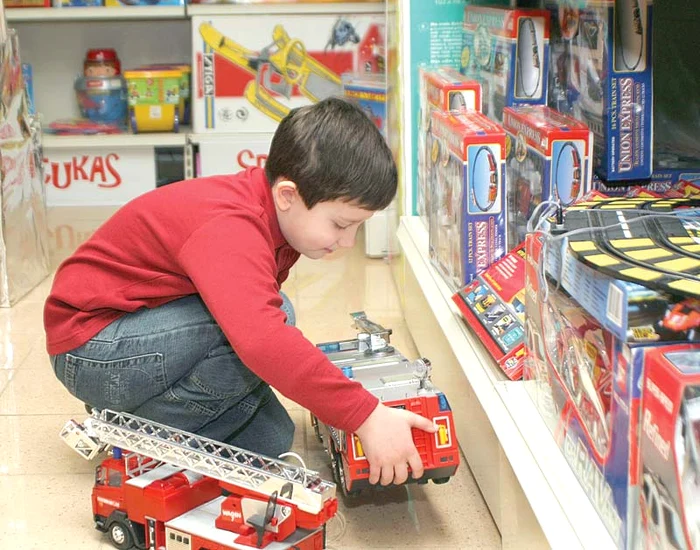 În prag de Sărbători, reprezentanţii de la Protecţia Consumatorilor ne învaţă cum să alegem cadourile pentru cei mici