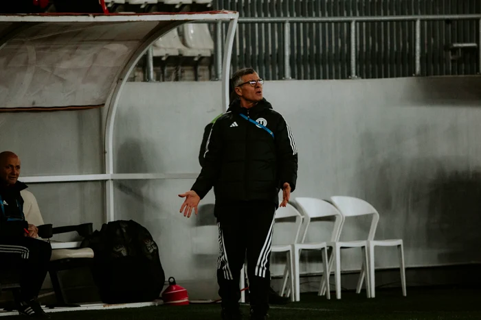 Ovidiu Sabău spune că fotbaliştii săi au greşit în faţa porţii. Foto arhivă