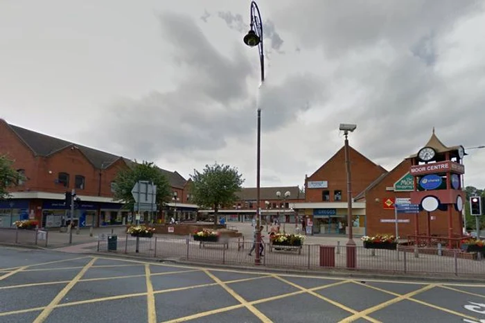 
    Incidentul a avut loc pe o stradă aglomerată din centrul oraşului Brierley HillFoto: Google Maps  